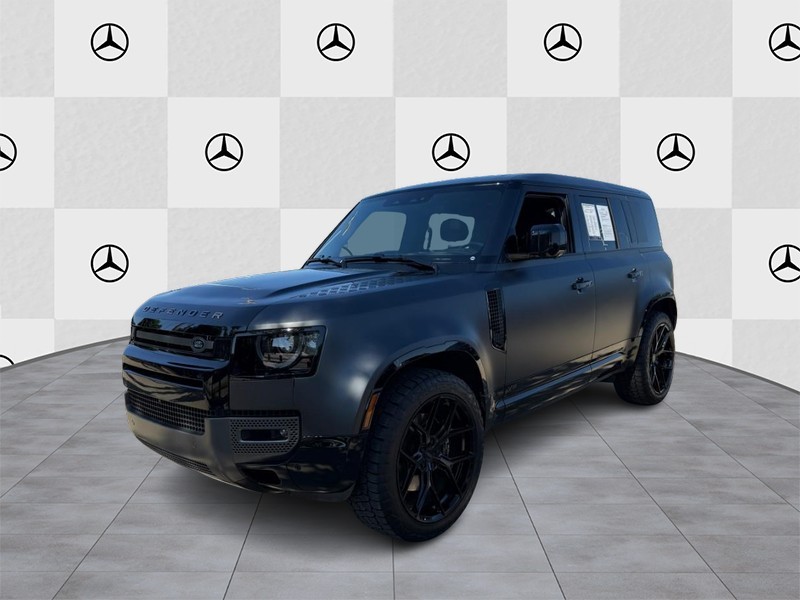 Land Rover Defender Vehicle Full-screen Gallery Image 06