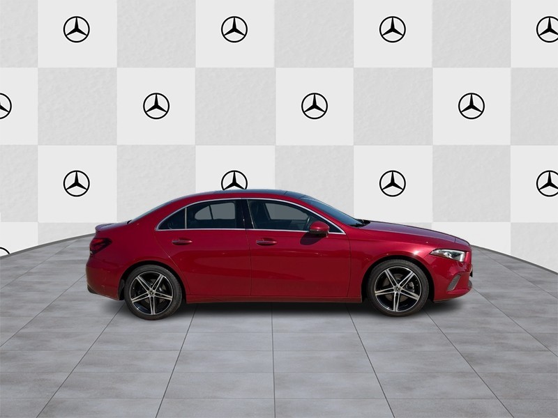 Mercedes-Benz A-Class Vehicle Full-screen Gallery Image 2