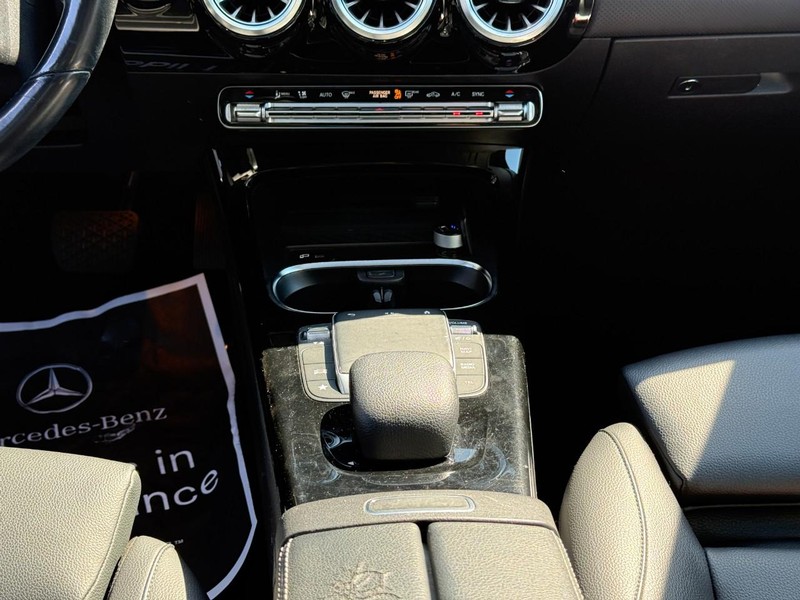 Mercedes-Benz A-Class Vehicle Full-screen Gallery Image 15