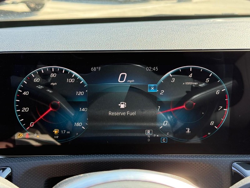 Mercedes-Benz A-Class Vehicle Full-screen Gallery Image 26