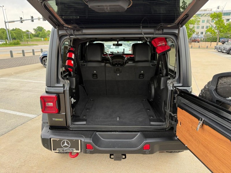 Jeep Wrangler Vehicle Full-screen Gallery Image 08