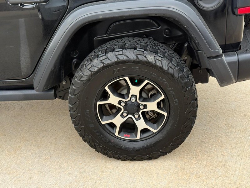 Jeep Wrangler Vehicle Full-screen Gallery Image 09