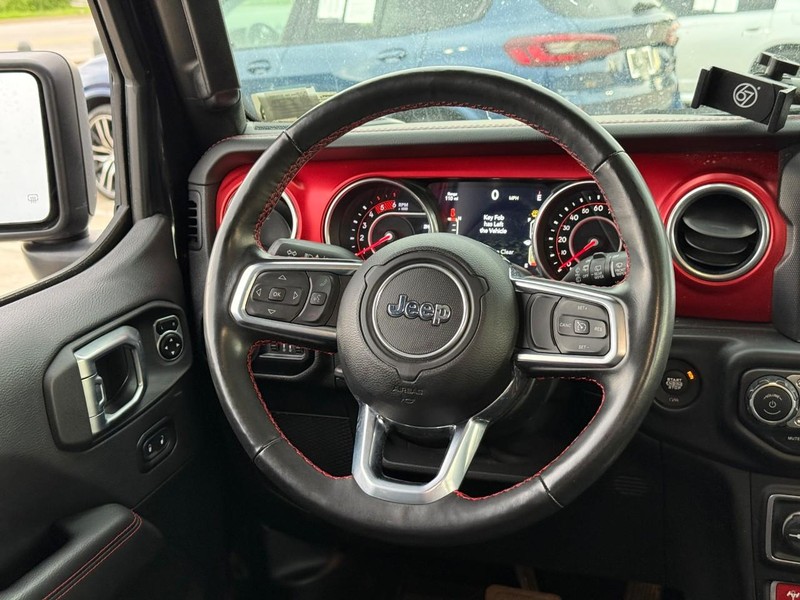 Jeep Wrangler Vehicle Full-screen Gallery Image 12