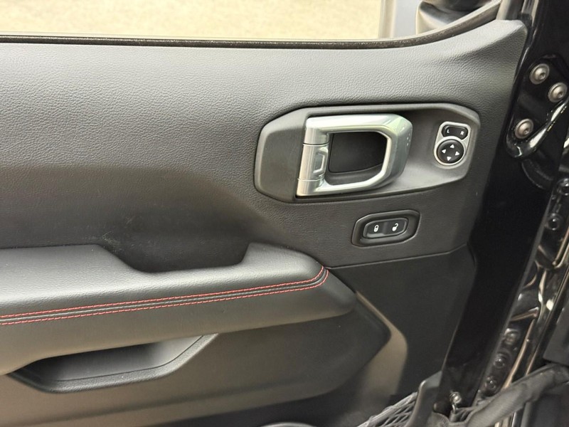 Jeep Wrangler Vehicle Full-screen Gallery Image 15