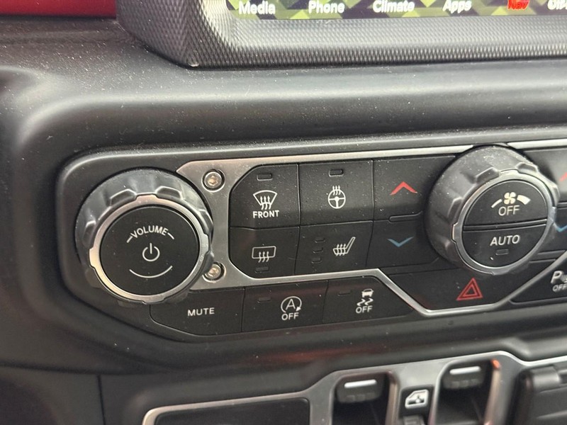 Jeep Wrangler Vehicle Full-screen Gallery Image 22