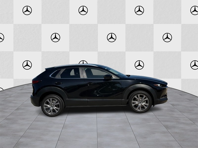 Mazda CX-30 Vehicle Full-screen Gallery Image 02