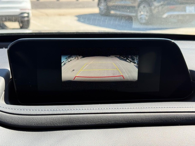 Mazda CX-30 Vehicle Full-screen Gallery Image 24