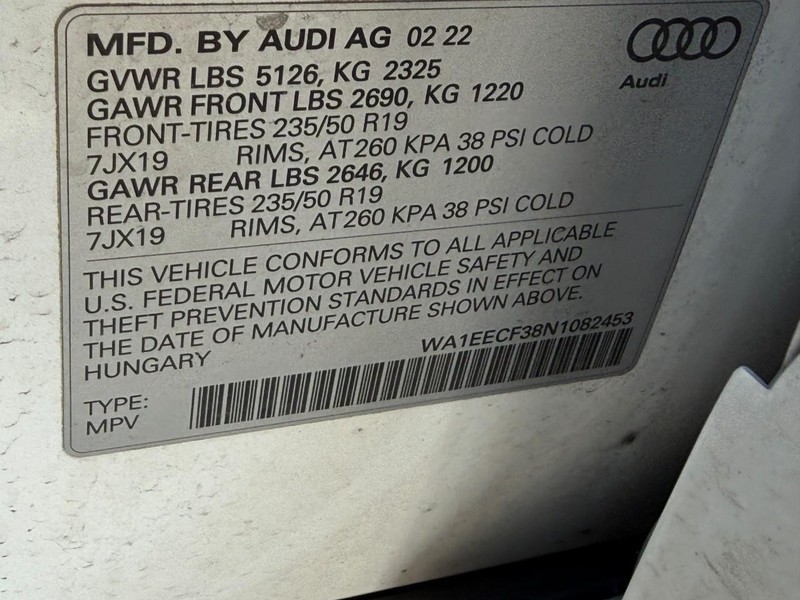 Audi Q3 Vehicle Full-screen Gallery Image 26