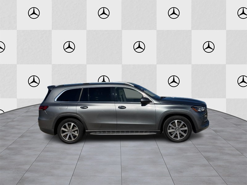 Mercedes-Benz GLS Vehicle Full-screen Gallery Image 2