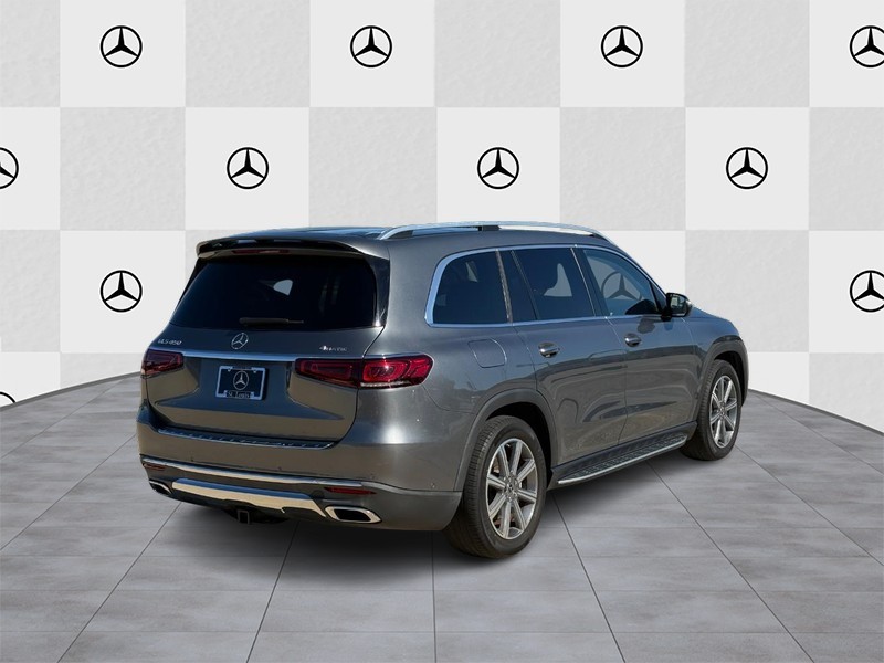 Mercedes-Benz GLS Vehicle Full-screen Gallery Image 3