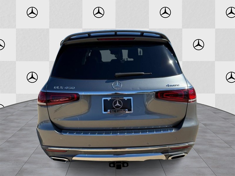 Mercedes-Benz GLS Vehicle Full-screen Gallery Image 6