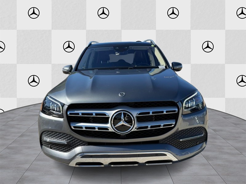 Mercedes-Benz GLS Vehicle Full-screen Gallery Image 7