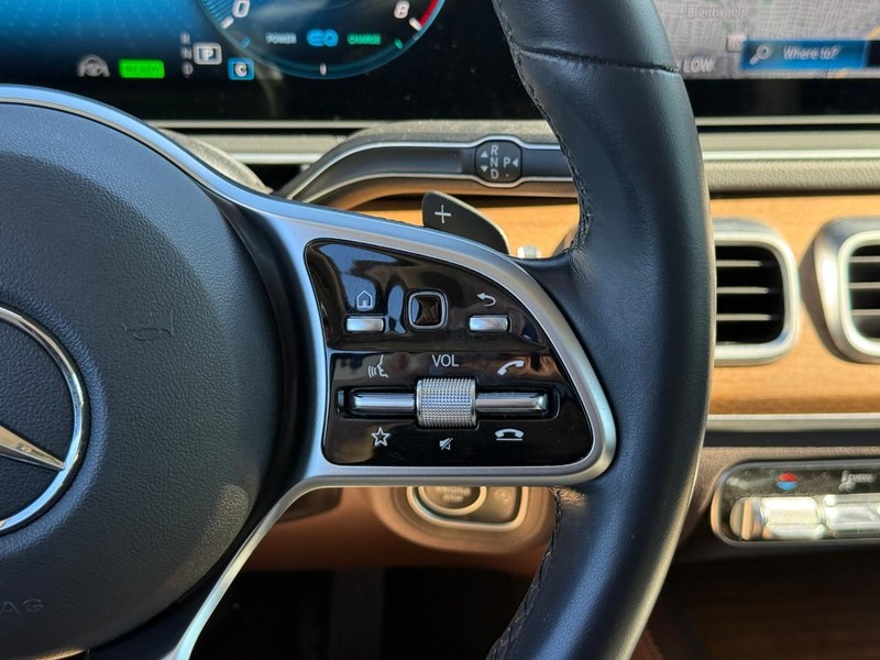 Mercedes-Benz GLS Vehicle Full-screen Gallery Image 22