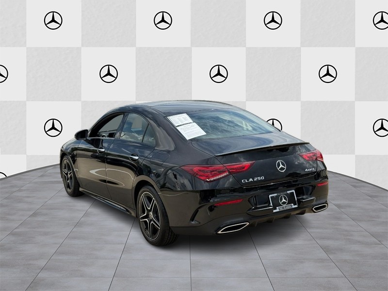 Mercedes-Benz CLA Vehicle Full-screen Gallery Image 04