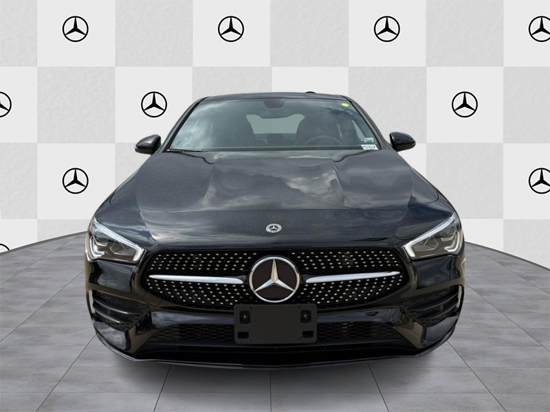 Mercedes-Benz CLA Vehicle Full-screen Gallery Image 07