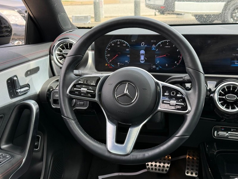 Mercedes-Benz CLA Vehicle Full-screen Gallery Image 13