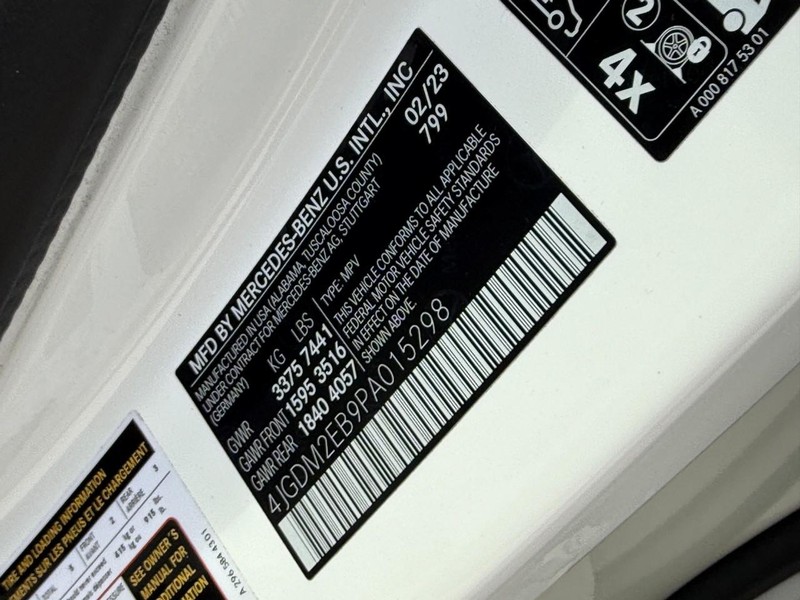 Mercedes-Benz EQS Vehicle Full-screen Gallery Image 27