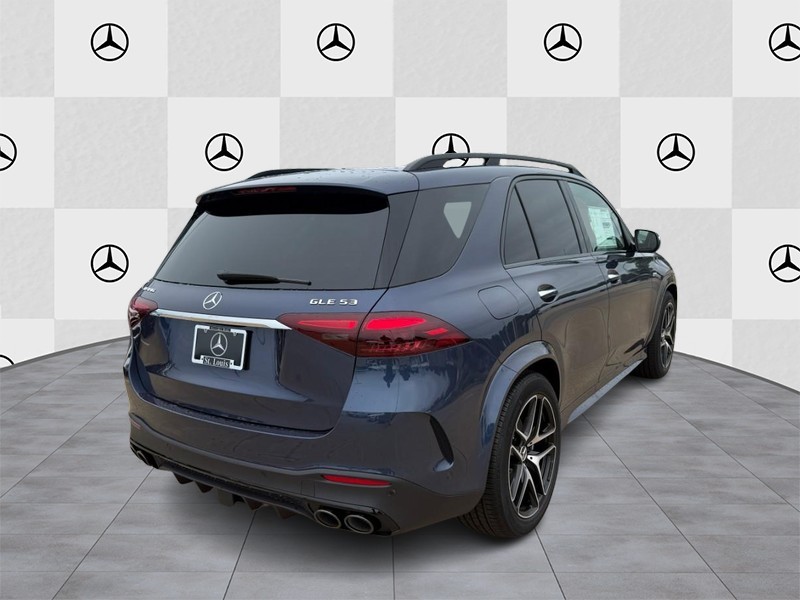 Mercedes-Benz GLE Vehicle Full-screen Gallery Image 3