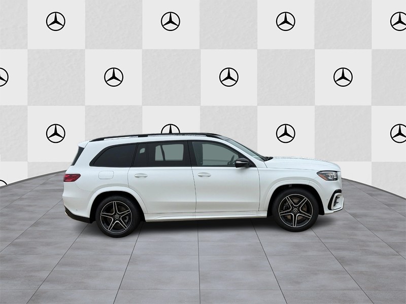 Mercedes-Benz GLS Vehicle Full-screen Gallery Image 2