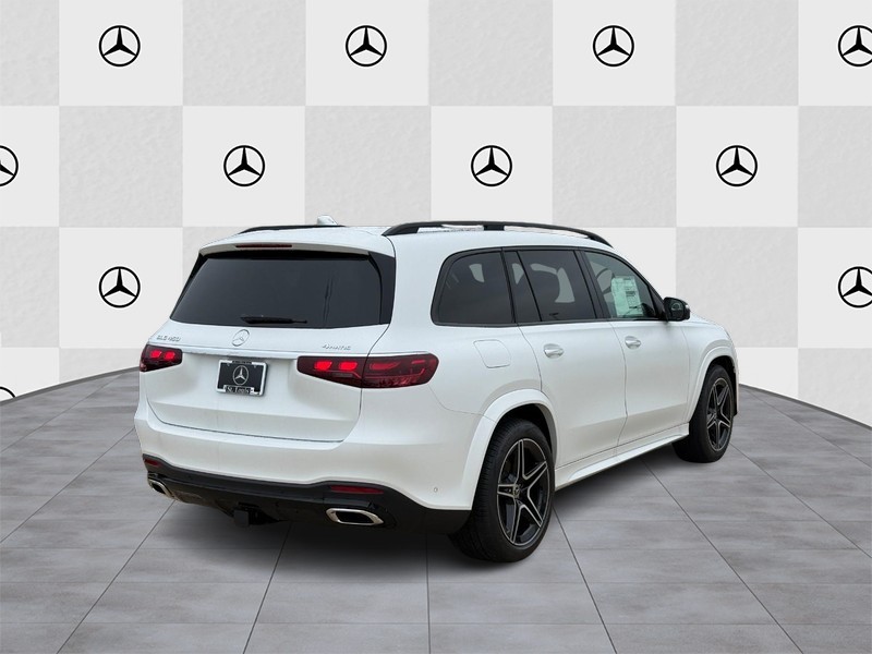 Mercedes-Benz GLS Vehicle Full-screen Gallery Image 3