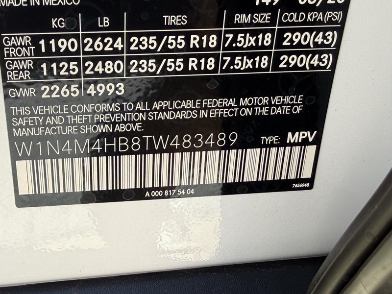 Mercedes-Benz GLB Vehicle Full-screen Gallery Image 18