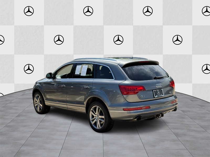Audi Q7 Vehicle Full-screen Gallery Image 04