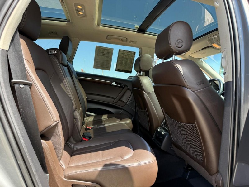 Audi Q7 Vehicle Full-screen Gallery Image 11