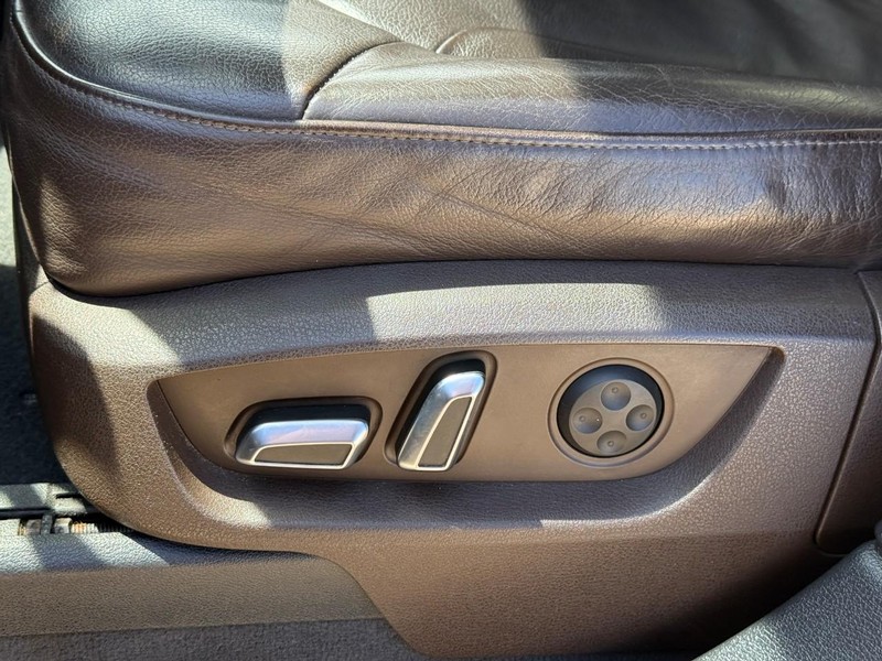 Audi Q7 Vehicle Full-screen Gallery Image 20