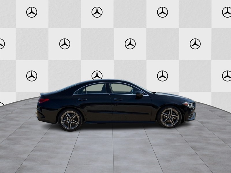 Mercedes-Benz CLA Vehicle Full-screen Gallery Image 02