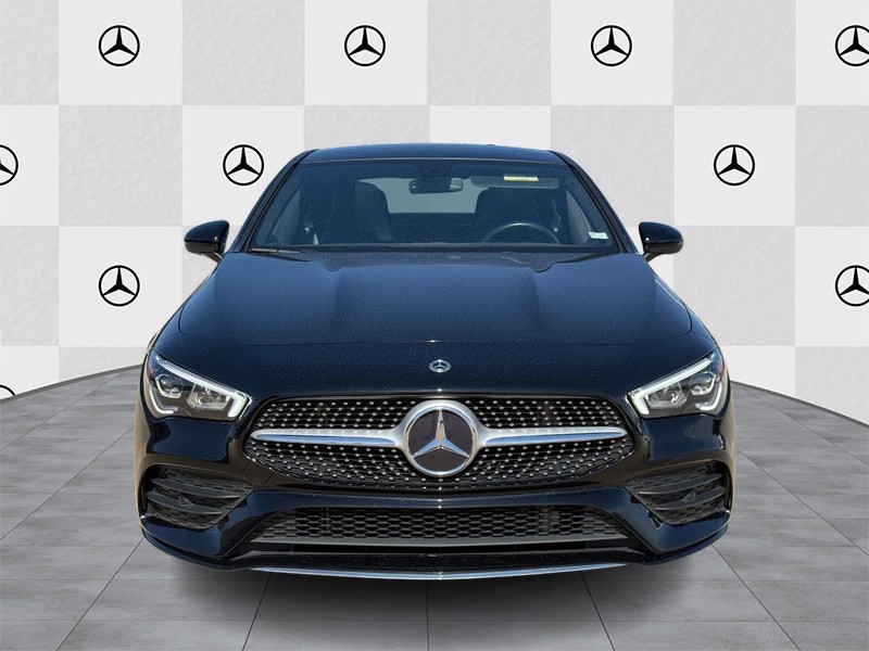 Mercedes-Benz CLA Vehicle Full-screen Gallery Image 09