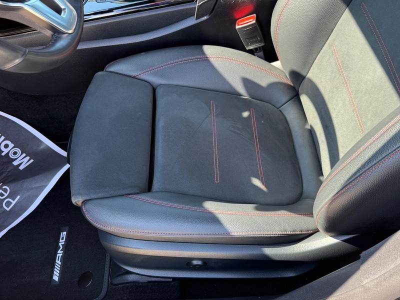 Mercedes-Benz CLA Vehicle Full-screen Gallery Image 17