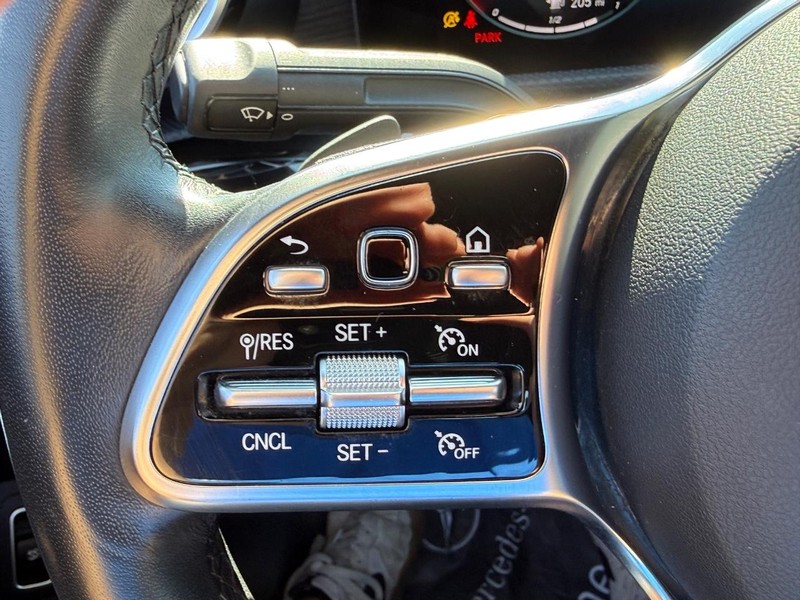 Mercedes-Benz CLA Vehicle Full-screen Gallery Image 19