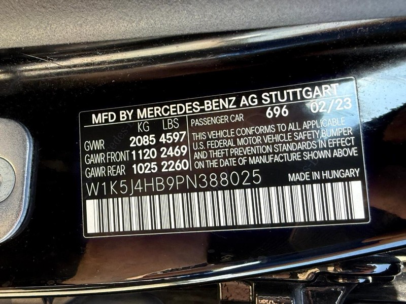 Mercedes-Benz CLA Vehicle Full-screen Gallery Image 24