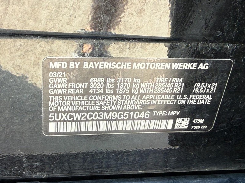BMW X7 Vehicle Full-screen Gallery Image 26