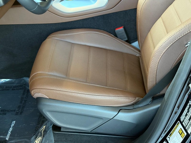 Mercedes-Benz GLS Vehicle Full-screen Gallery Image 10