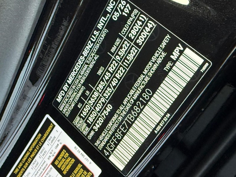 Mercedes-Benz GLS Vehicle Full-screen Gallery Image 20