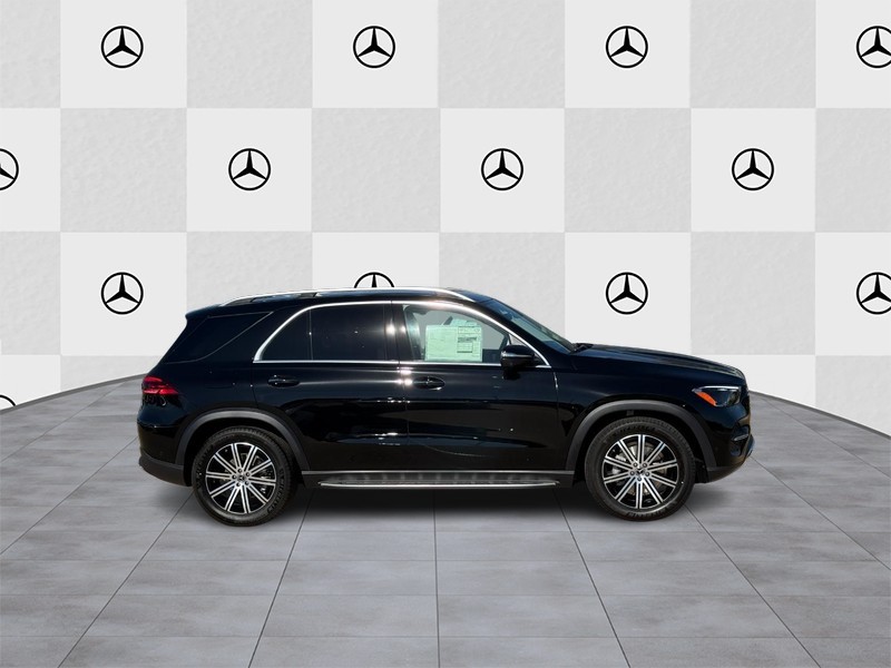 Mercedes-Benz GLE Vehicle Full-screen Gallery Image 2