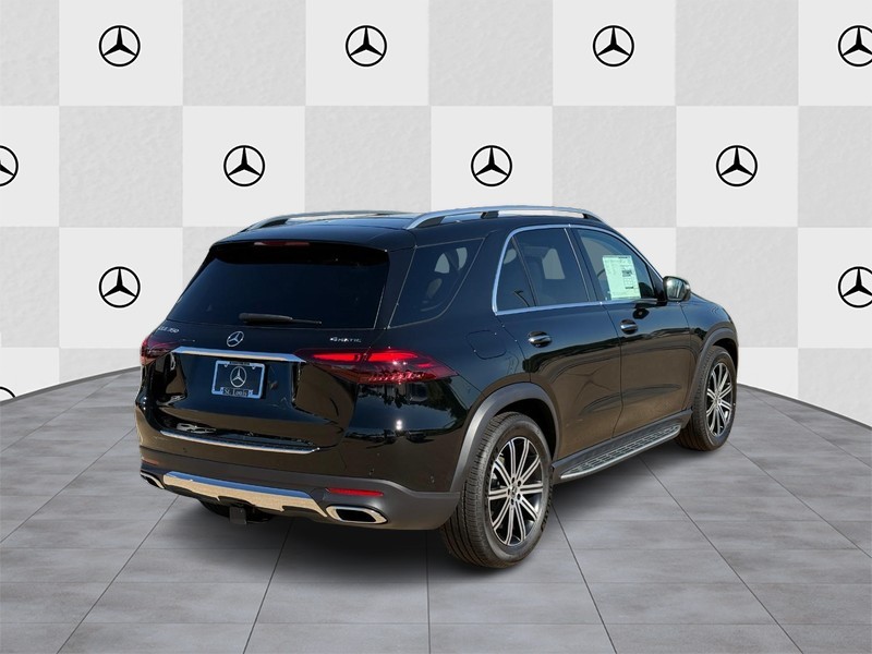 Mercedes-Benz GLE Vehicle Full-screen Gallery Image 3