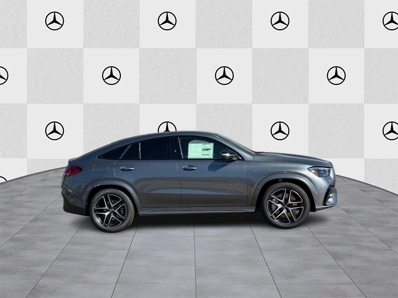 Mercedes-Benz GLE Vehicle Full-screen Gallery Image 2