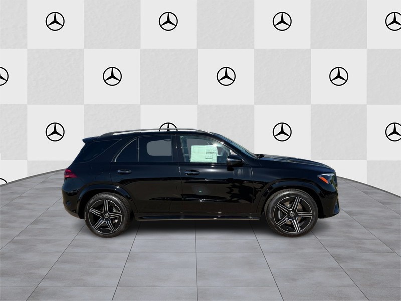 Mercedes-Benz GLE Vehicle Full-screen Gallery Image 2