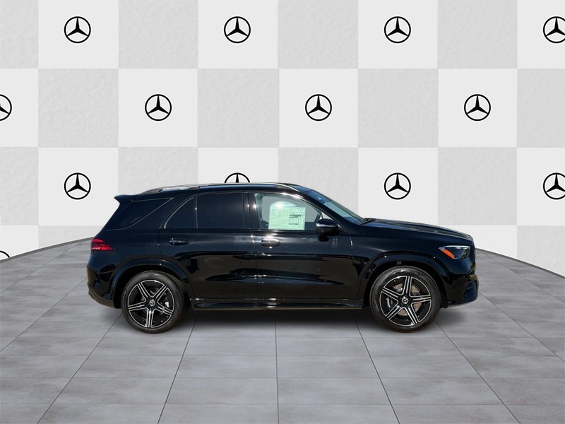Mercedes-Benz GLE Vehicle Full-screen Gallery Image 2