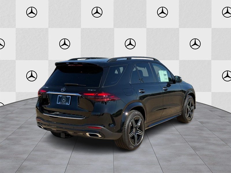 Mercedes-Benz GLE Vehicle Full-screen Gallery Image 3