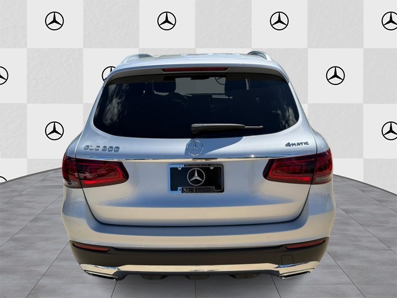 Mercedes-Benz GLC Vehicle Full-screen Gallery Image 6
