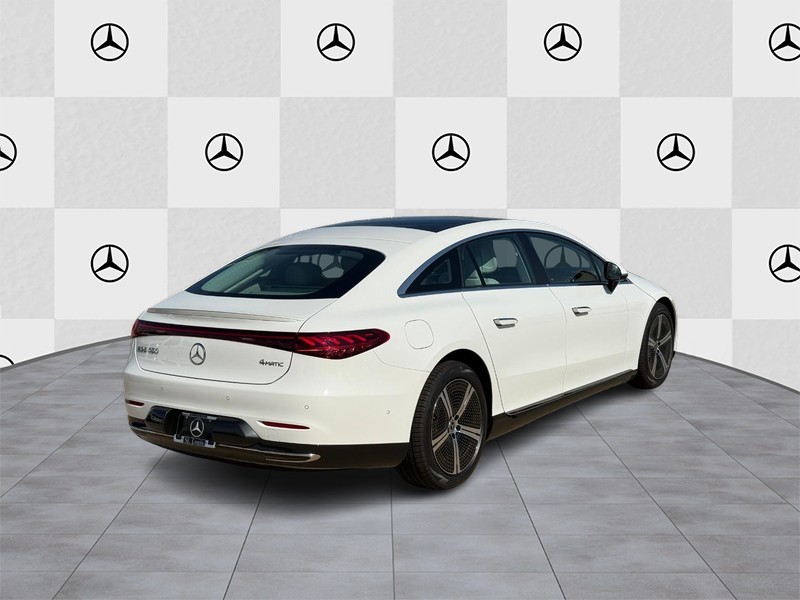 Mercedes-Benz EQS Vehicle Full-screen Gallery Image 03