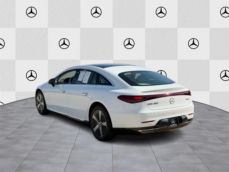 Mercedes-Benz EQS Vehicle Full-screen Gallery Image 04
