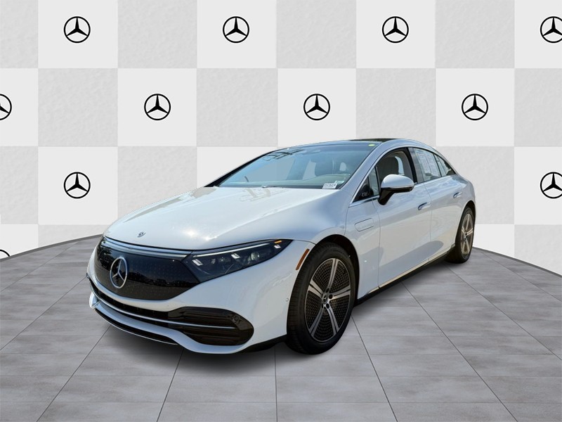 Mercedes-Benz EQS Vehicle Full-screen Gallery Image 05
