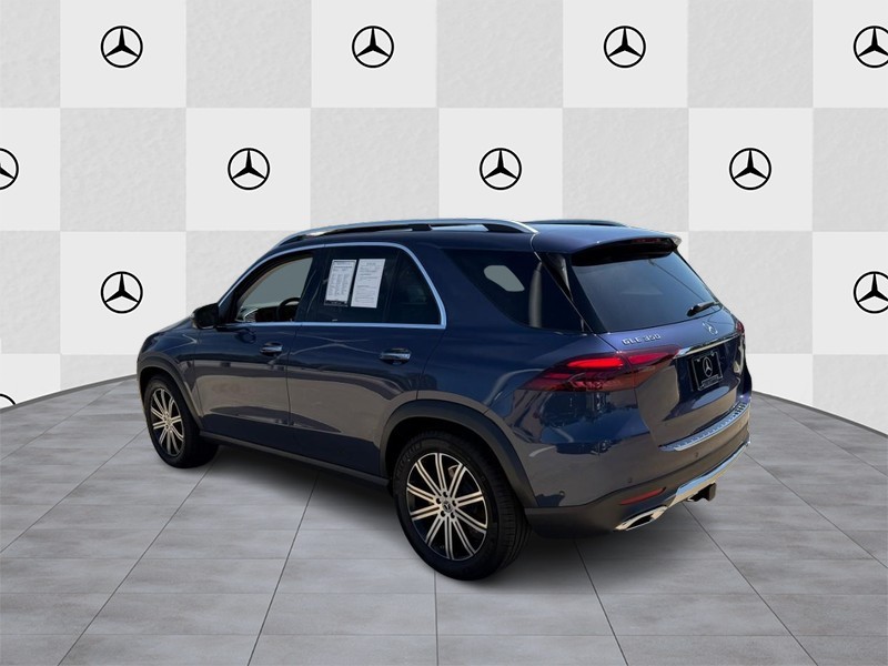 Mercedes-Benz GLE Vehicle Full-screen Gallery Image 4