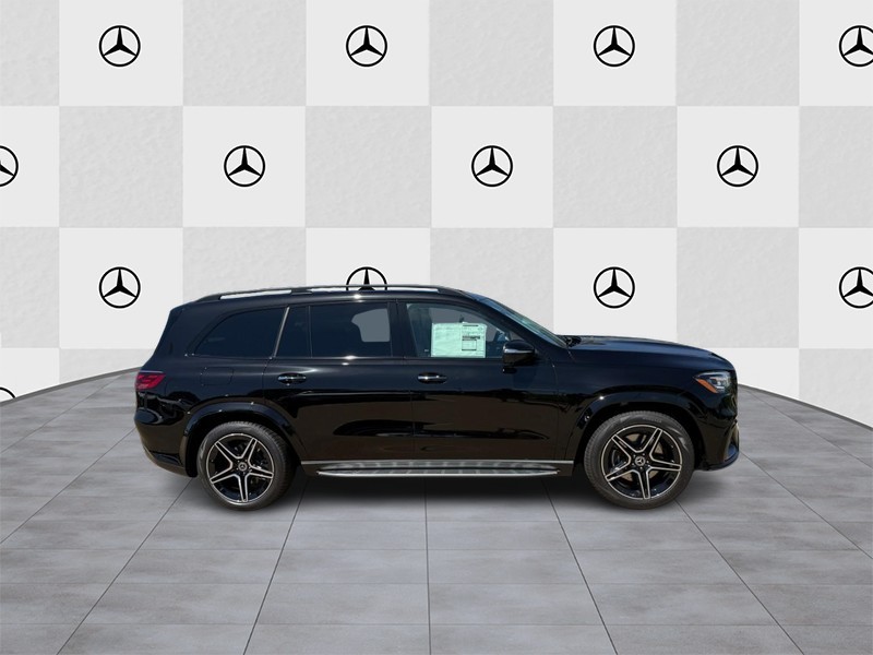 Mercedes-Benz GLS Vehicle Full-screen Gallery Image 2