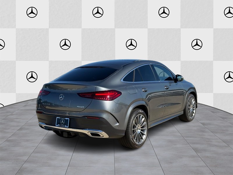 Mercedes-Benz GLE Vehicle Full-screen Gallery Image 3