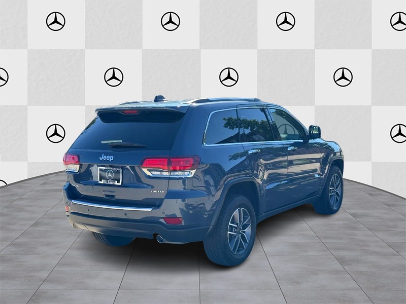 Jeep Grand Cherokee Vehicle Full-screen Gallery Image 3